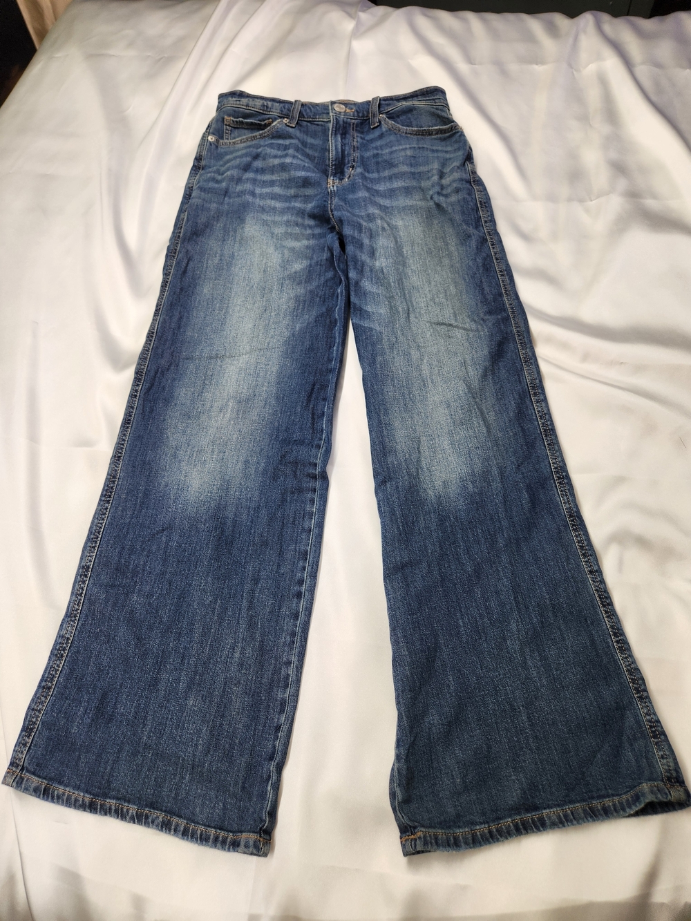 SO Women's Wide-Leg Jeans in Medium Blue Wash